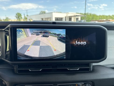 Used 2025 Jeep Wrangler Sport image 25