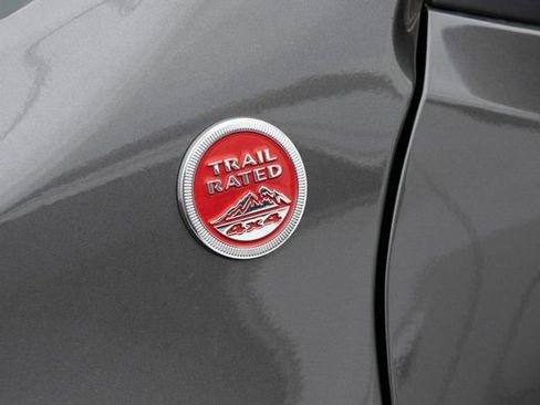 Used 2019 Jeep Renegade Trailhawk image 9