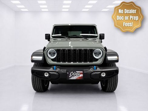 Used 2024 Jeep Wrangler Unlimited w/ Convenience Group AWD/4WD image 3