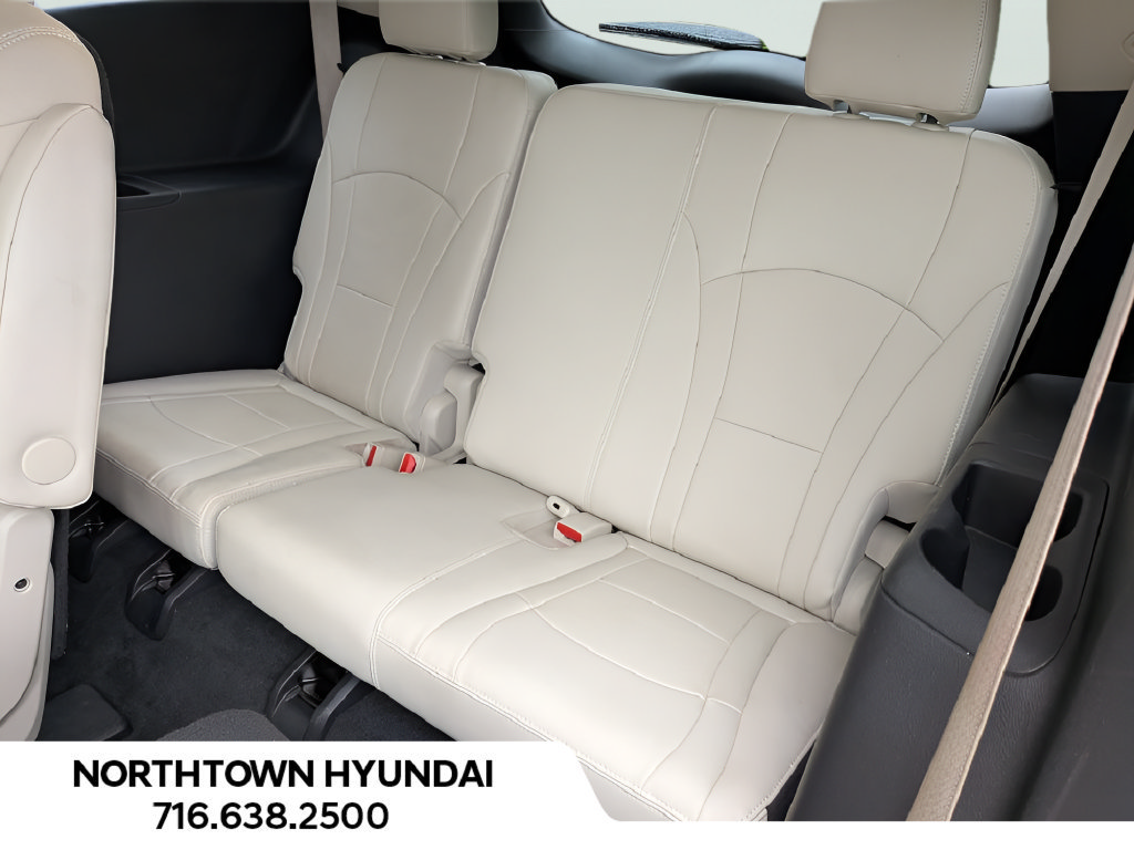 Used 2024 Buick Enclave Essence AWD/4WD image 11