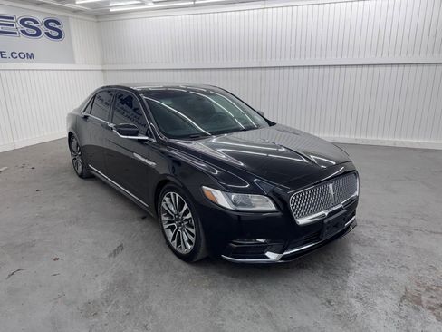 Used 2017 Lincoln Continental Select image 3