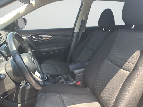 Used 2019 Nissan Rogue SV w/ Premium Package FWD image 21