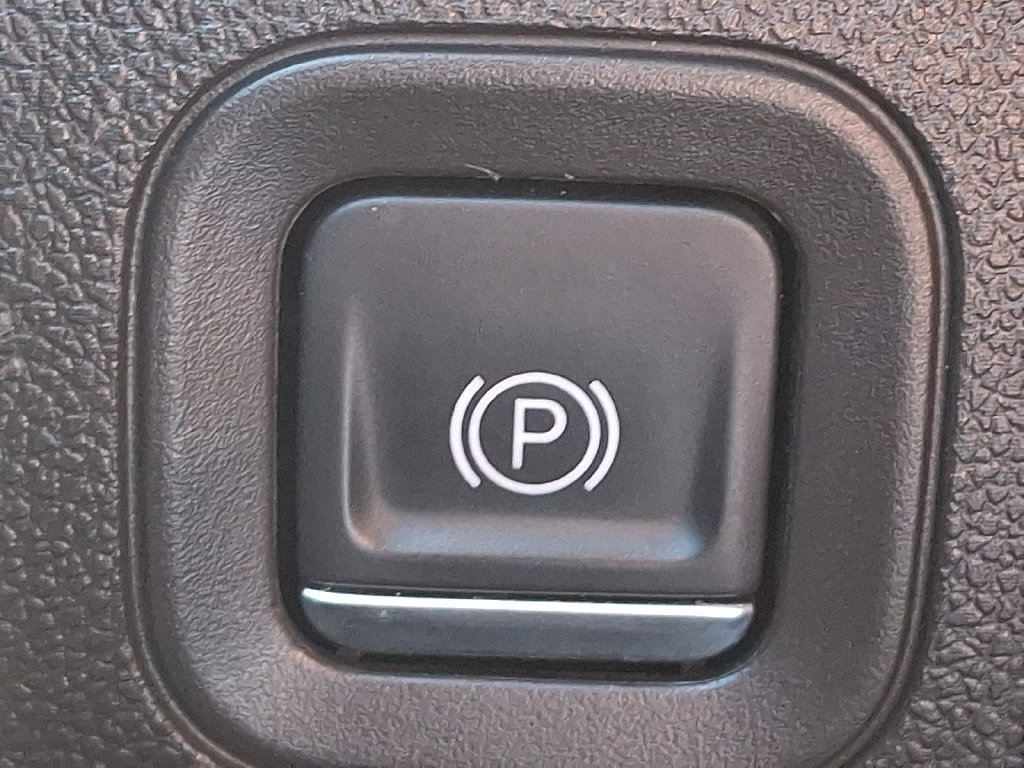 Used 2022 Chevrolet Silverado 3500 LT AWD/4WD image 23