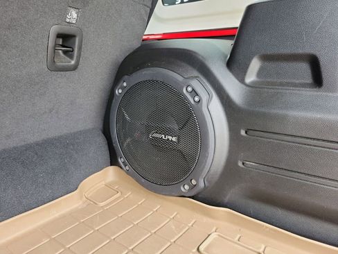 Used 2022 Jeep Wrangler Unlimited Sahara w/ Cold Weather Group image 12