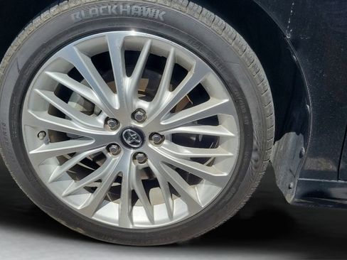 Used 2018 Toyota Camry XLE w/ Audio Package image 4