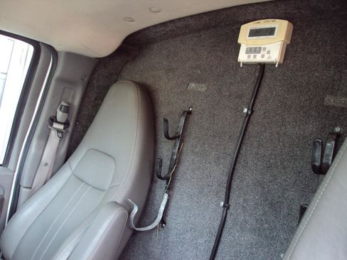 Used 2013 GMC Savana 1500 AWD image 17