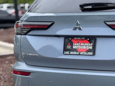 New 2025 Mitsubishi Outlander AWD image 12