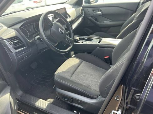 Used 2025 Nissan Rogue SV FWD image 11