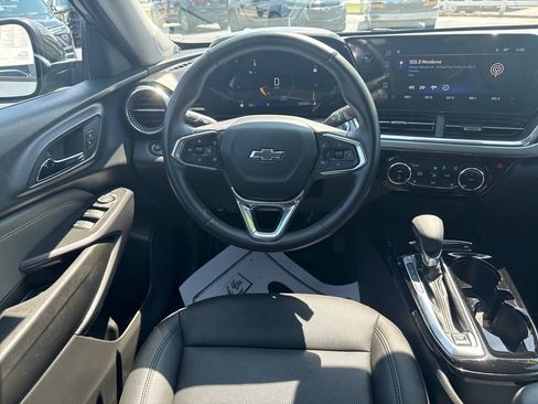 Used 2024 Chevrolet Trax ACTIV FWD image 16