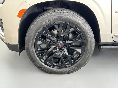 Used 2022 GMC Yukon Denali AWD/4WD image 11