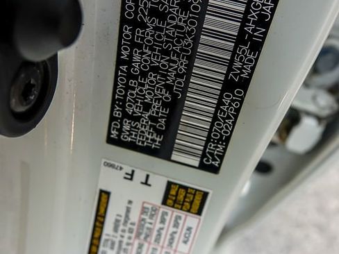 Used 2019 Toyota Prius XLE AWD/4WD image 27
