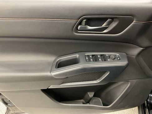 Used 2025 Nissan Pathfinder Rock Creek AWD/4WD image 11