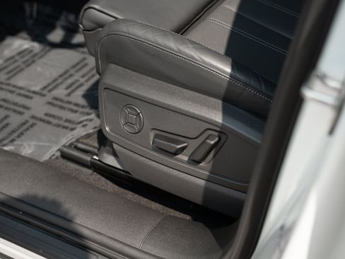 Certified 2025 Audi Q5 Premium Plus w/ Premium Plus AWD/4WD image 17