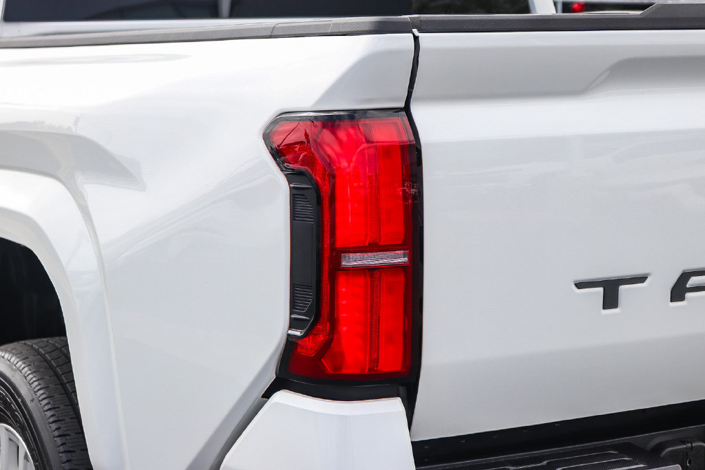 Used 2025 Toyota Tacoma SR5 RWD image 9