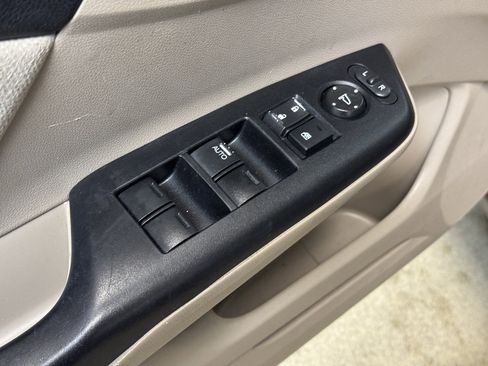 Used 2013 Honda Civic LX image 9