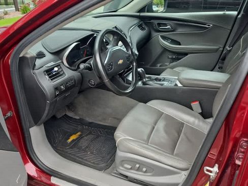 Used 2017 Chevrolet Impala Premier w/ Enhanced Convenience Package FWD image 5