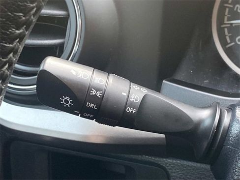 Used 2019 Toyota Tacoma SR5 image 21