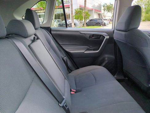 Used 2021 Toyota RAV4 LE image 18