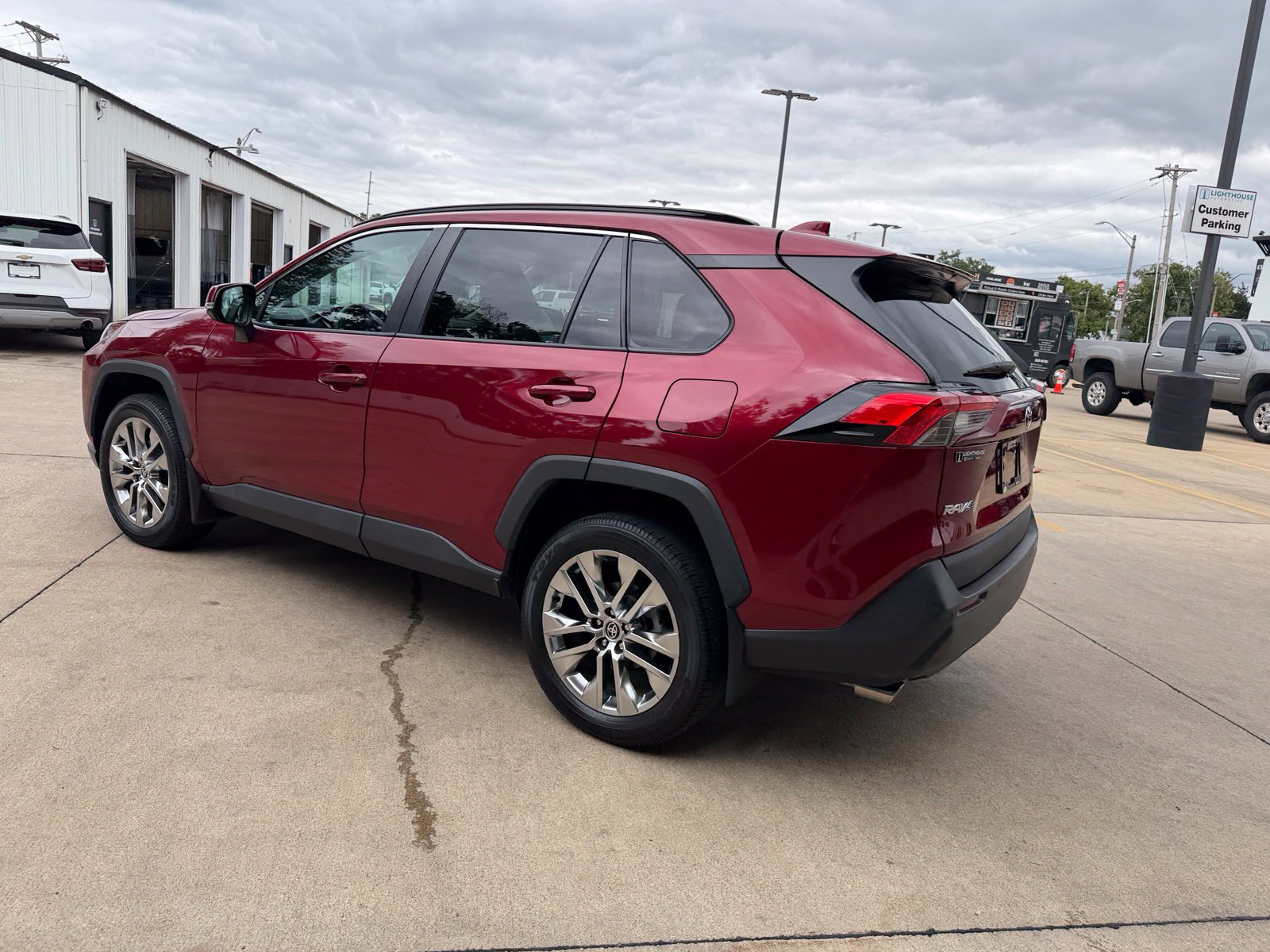 Used 2021 Toyota RAV4 XLE Premium AWD/4WD image 28