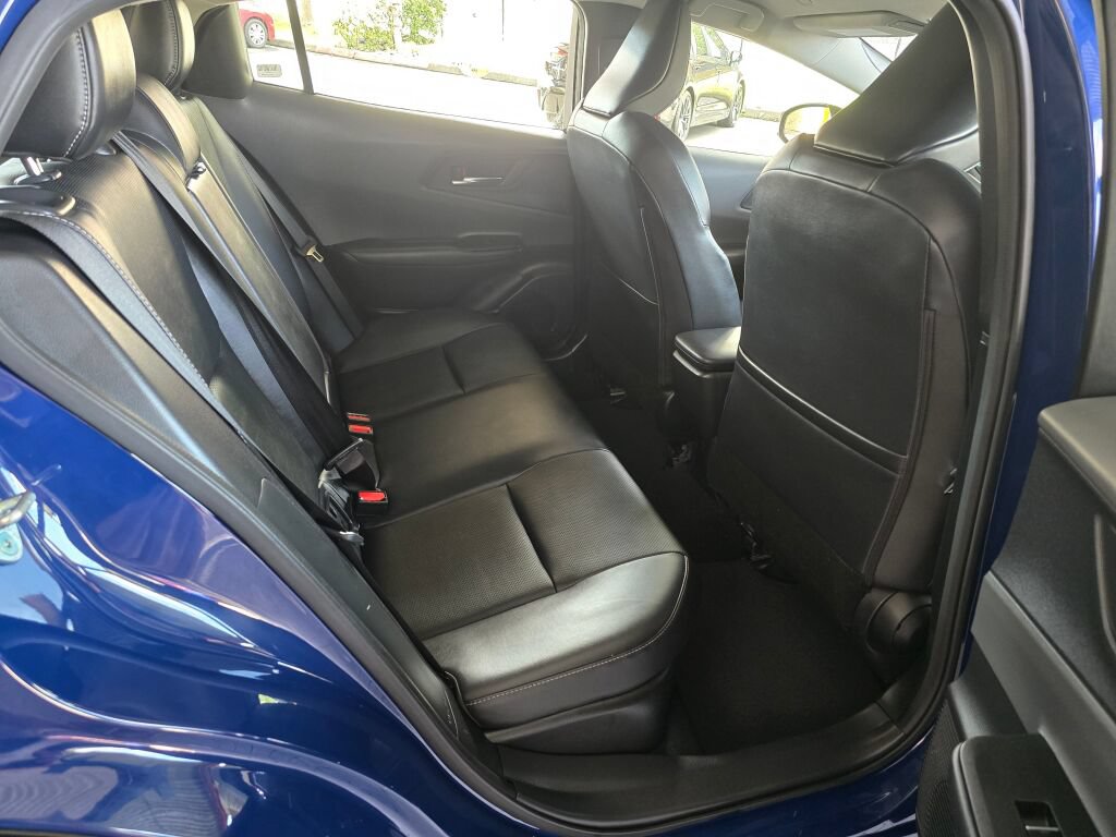 Used 2024 Toyota Prius XLE FWD image 11