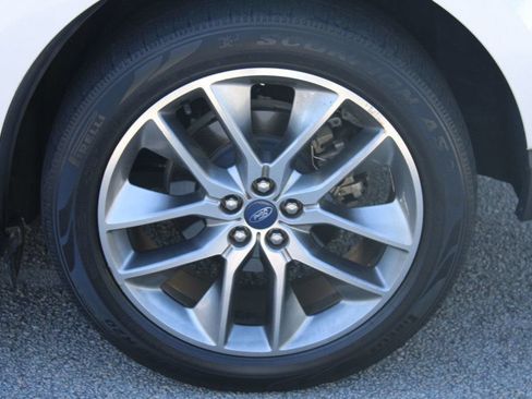 Used 2018 Ford Edge Titanium w/ Equipment Group 301A FWD image 39