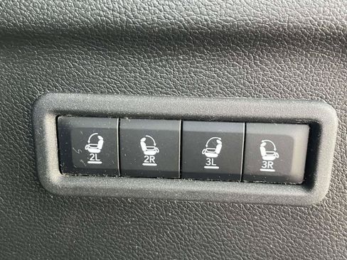 Used 2024 Jeep Wagoneer L Series II w/ Flexible Seating Group AWD/4WD image 6