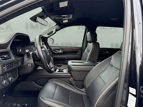 Used 2023 Chevrolet Suburban Premier AWD/4WD image 9