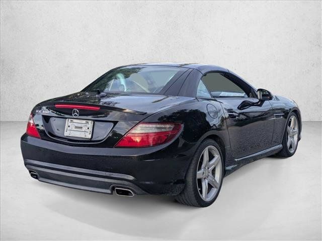 Used 2016 Mercedes-Benz SLK 300 image 5