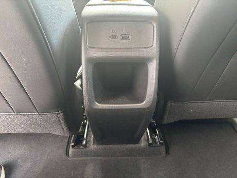 Used 2025 Chevrolet Trax LT FWD image 23