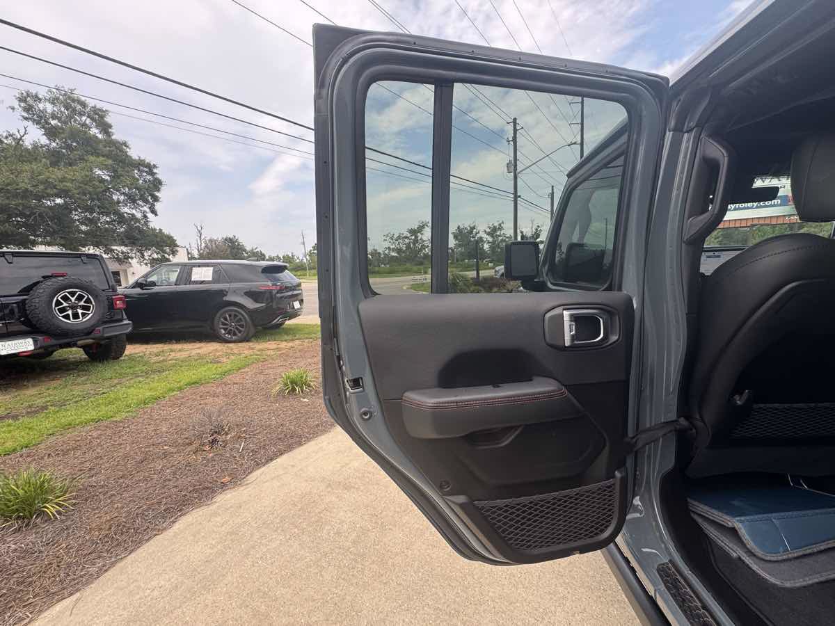 Used 2024 Jeep Wrangler Unlimited Rubicon AWD/4WD image 26