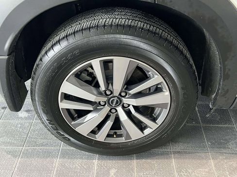 Used 2023 Nissan Pathfinder SL w/ Black Appearance Package AWD/4WD image 8