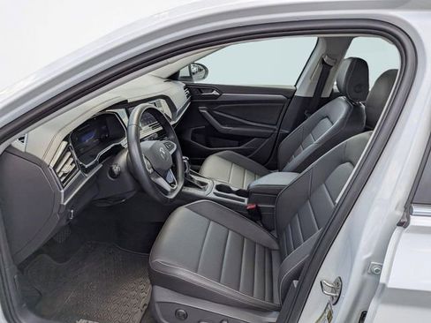 Used 2024 Volkswagen Jetta SE FWD image 19
