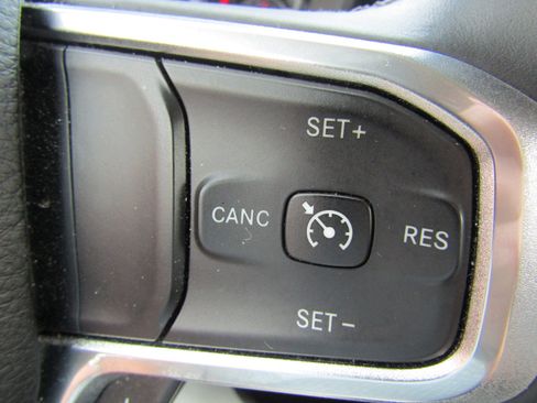 Used 2019 RAM 1500 Laramie image 29