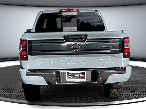 Used 2025 Nissan Frontier PRO-4X image 4