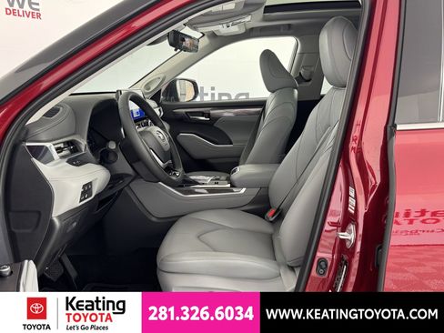 New 2026 Toyota Highlander Platinum AWD/4WD image 5