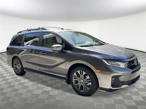 New 2026 Honda Odyssey Touring image 7