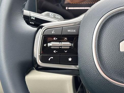 New 2026 Kia Carnival EX FWD image 18