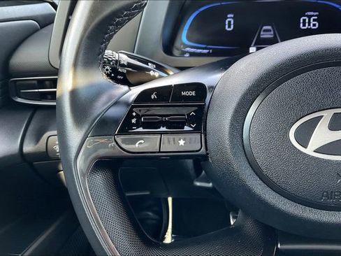 Certified 2025 Hyundai Elantra Sport image 18