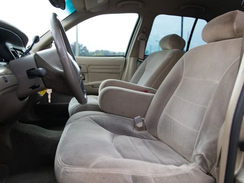 Used 1999 Ford Crown Victoria LX RWD image 17