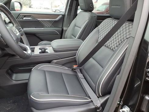 New 2026 GMC Acadia Denali w/ Super Cruise Package image 5