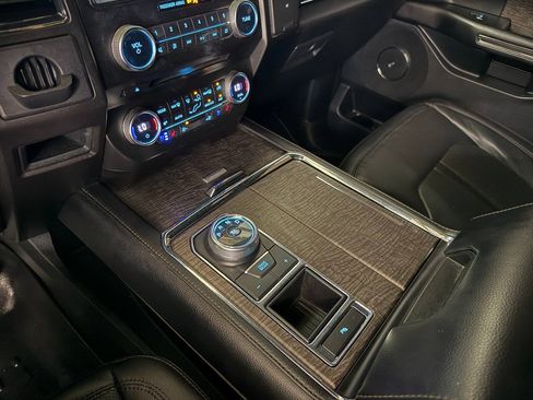Used 2018 Ford Expedition Limited RWD image 49