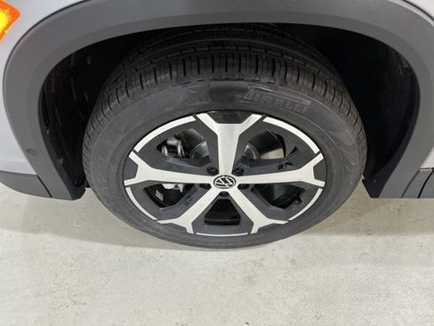 New 2026 Volkswagen Tiguan SE image 11