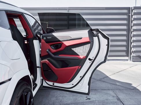 Used 2024 Lamborghini Urus S image 25