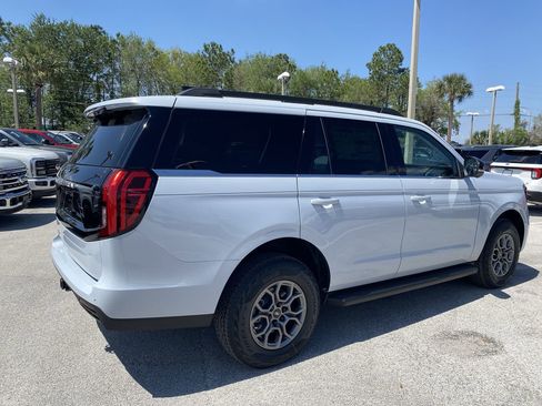 New 2026 Ford Expedition Active RWD image 4