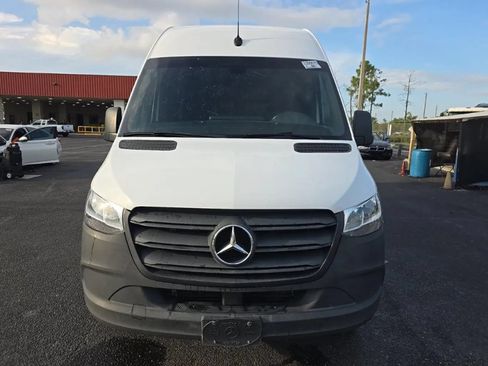 Used 2024 Mercedes-Benz Sprinter 2500 image 6