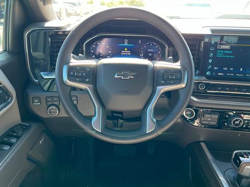 Used 2025 Chevrolet Silverado 1500 LT Trail Boss w/ Convenience Package II AWD/4WD image 13
