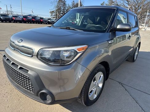 Used 2016 Kia Soul image 2