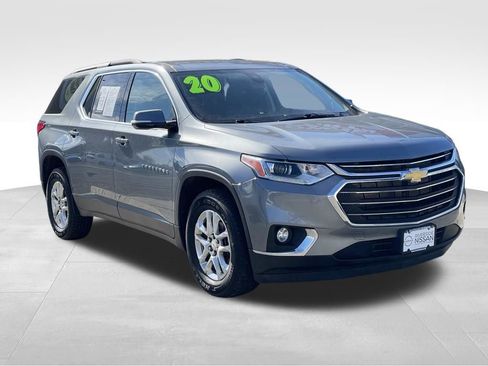 Used 2020 Chevrolet Traverse LT w/ Driver Confidence II Package image 3