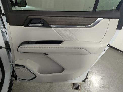 Used 2025 GMC Acadia Denali w/ LPO, Floor Liner Package image 25