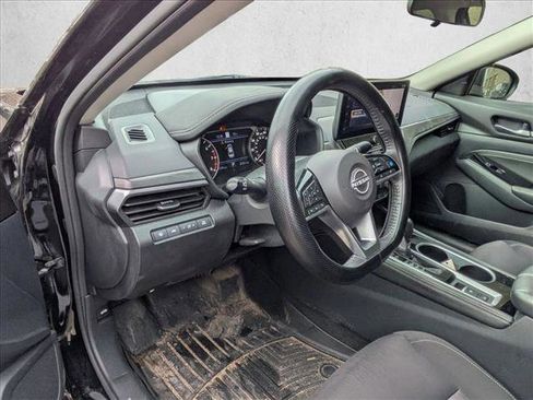 Used 2023 Nissan Altima 2.5 SV w/ SV Premium Package image 10